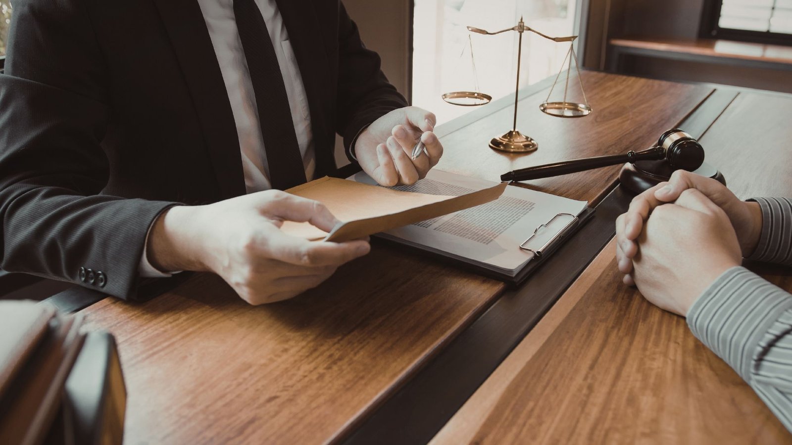 Encontre um advogado trabalhista em Capitão RS com a Galliassi Advocacia. Atendimento personalizado e soluções eficazes para seus direitos.